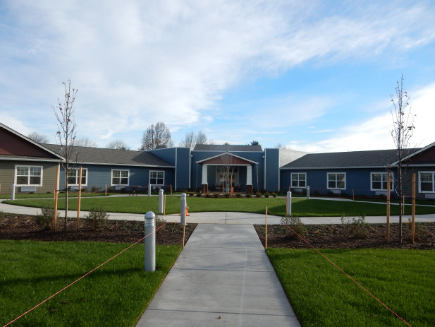 Mill Park Memory Care Facility in Portland Oregon. Using James HardiePlank Siding, HardieTrim and HardieSoffit Panels